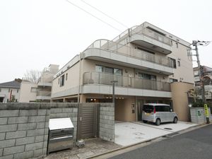 モダンな建物外観