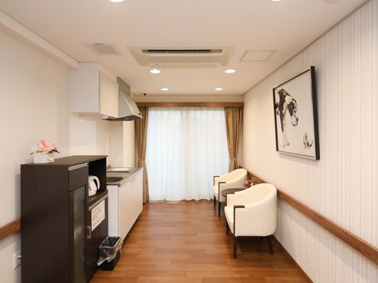 清潔なスタッフ用リビング空間