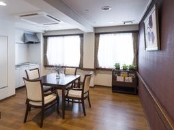 和やかなダイニング空間