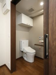 清潔なトイレの一室