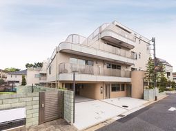 現代的な建物の外観