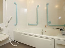 バリアフリーの浴室設備
