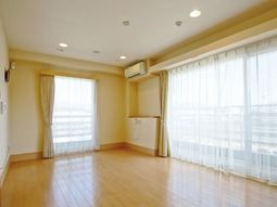 明るい居室の空間