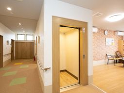 温かみのある廊下