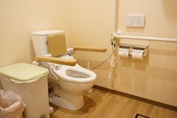 トイレの手すり付き設備