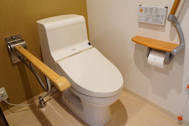 バリアフリー設計のトイレ