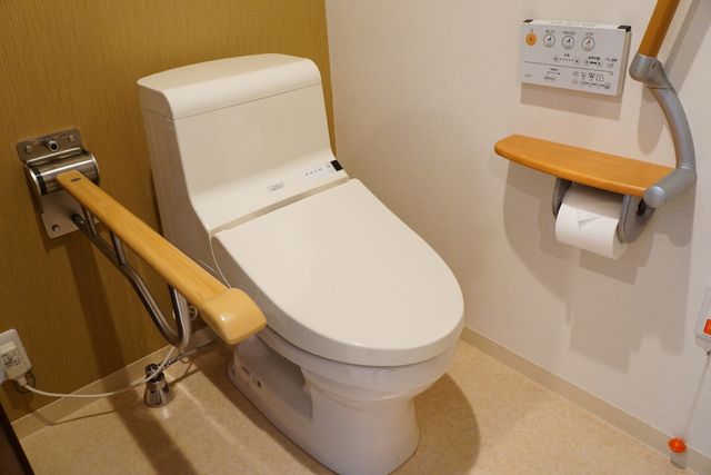 バリアフリー設計のトイレ