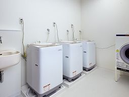 清潔な洗濯設備の様子