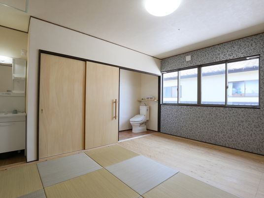 広々とした明るい和室