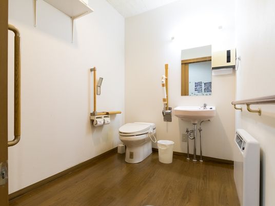  バリアフリー対応のトイレ  