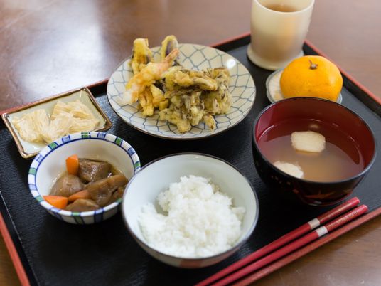 和食の栄養バランス良い食事 