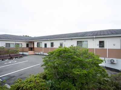 広々とした清潔な外観
