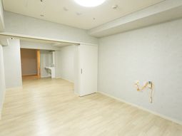 広々とした洋室の一角