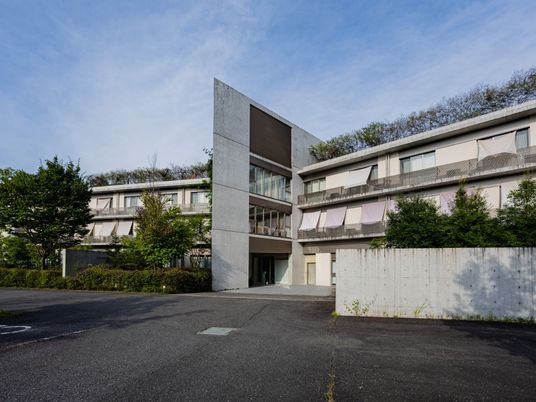 現代的な外観の施設  