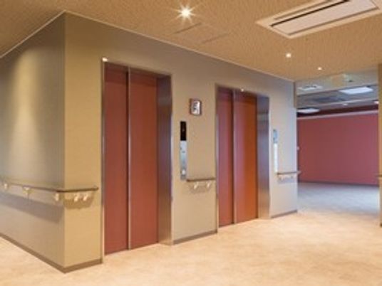  快適なエレベーターホール 