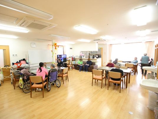 広々とした共有リビング