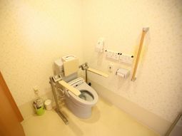 バリアフリーのトイレ設備