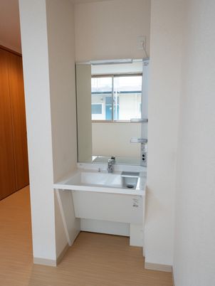洗面台のシンプルな設計
