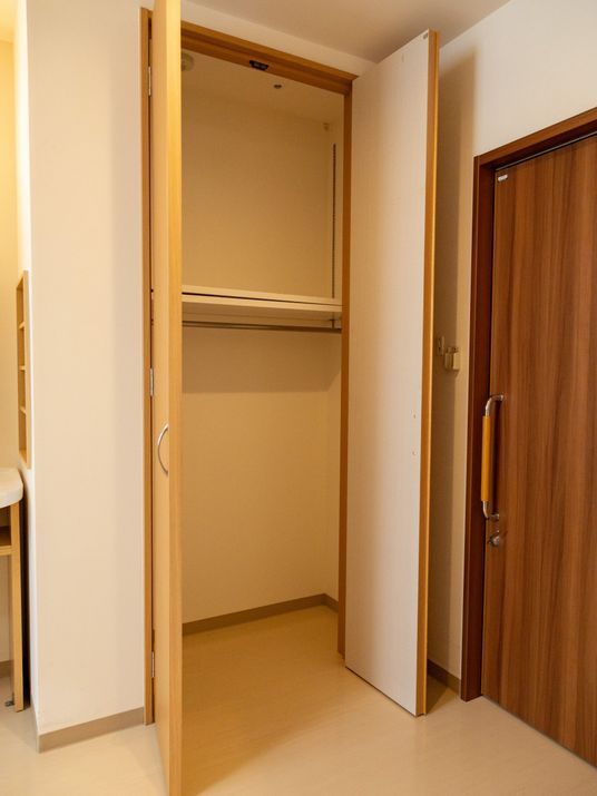 収納豊富な居室