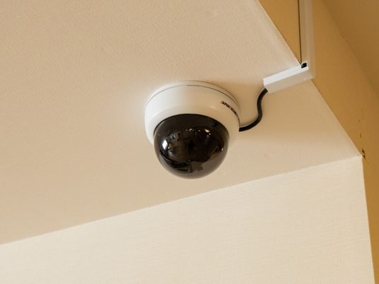 安全確保の監視カメラ