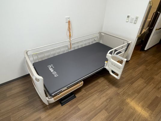 電動ベッドがある居室
