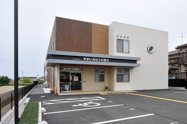 どのような画像か簡潔に示す
