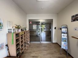 明るいエントランス  
