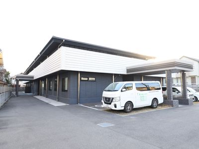 モダンな建物の外観