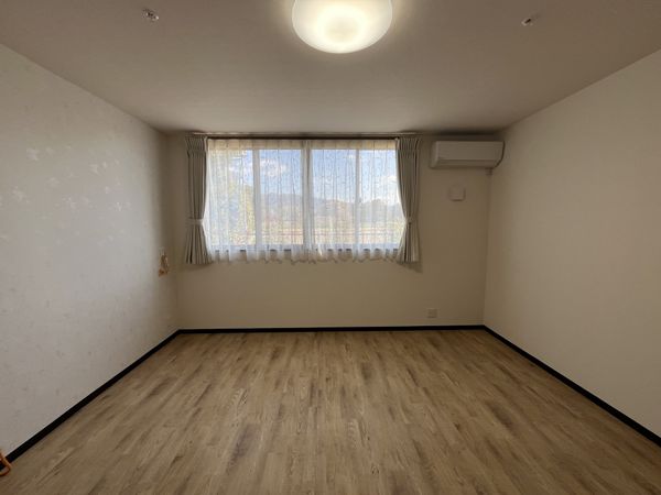 大きな窓の部屋
