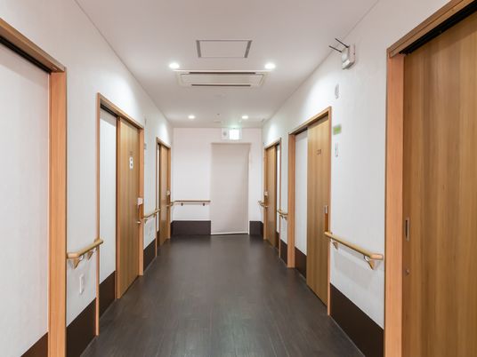 廊下の清潔な空間