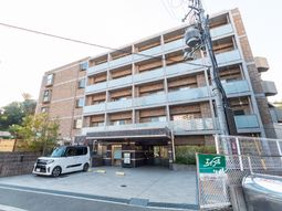 モダンな建物外観