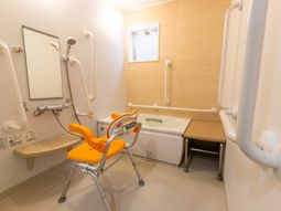 バリアフリー対応の浴室