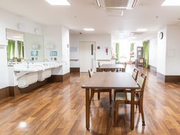 清潔なダイニングルーム