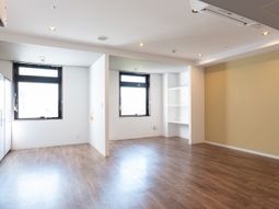 明るい居室の空間