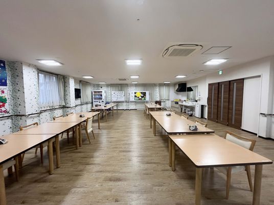 明るいダイニングルーム