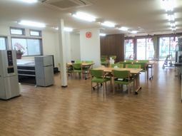 シンプルな食堂の様子