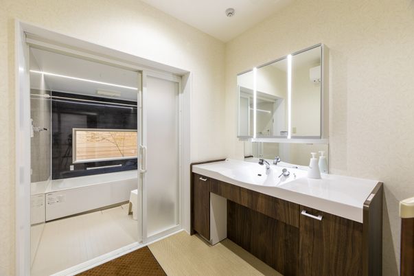 ゆとりのある介護施設の居室