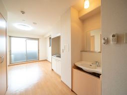 明るい居室の空間