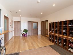 明るいエントランスホール