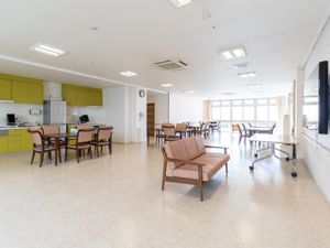 共用ラウンジの広々空間