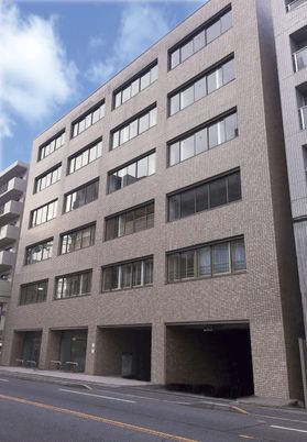 都市型施設の外観