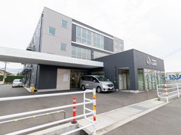 モダンな建物の外観