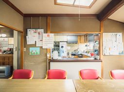 キッチンのスタッフ作業風景