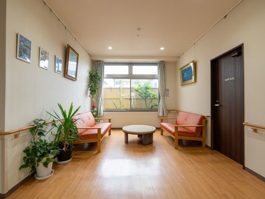 緑が見えるリビング