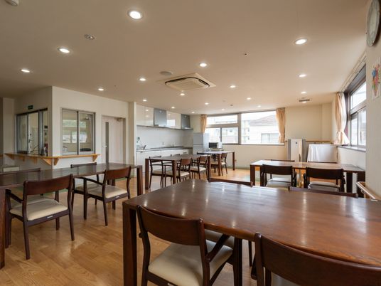 明るい空間のダイニングルーム