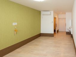 明るい廊下の一角