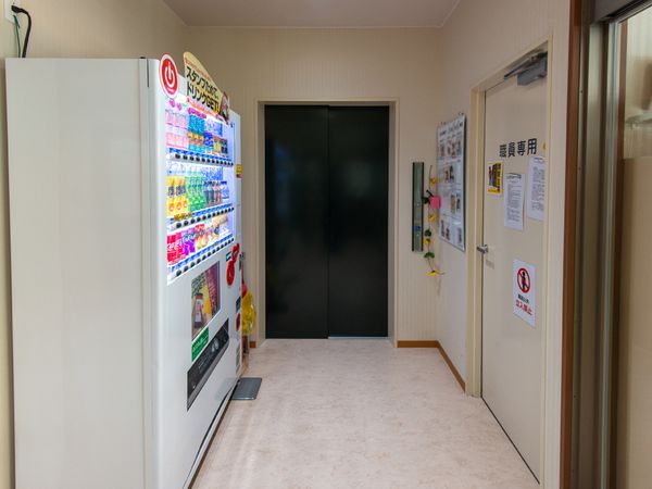 廊下の自動販売機
