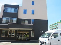 清潔な建物のエントランス