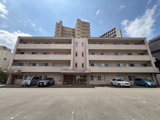 建物正面の外観  
