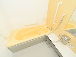 明るい色のバスルーム